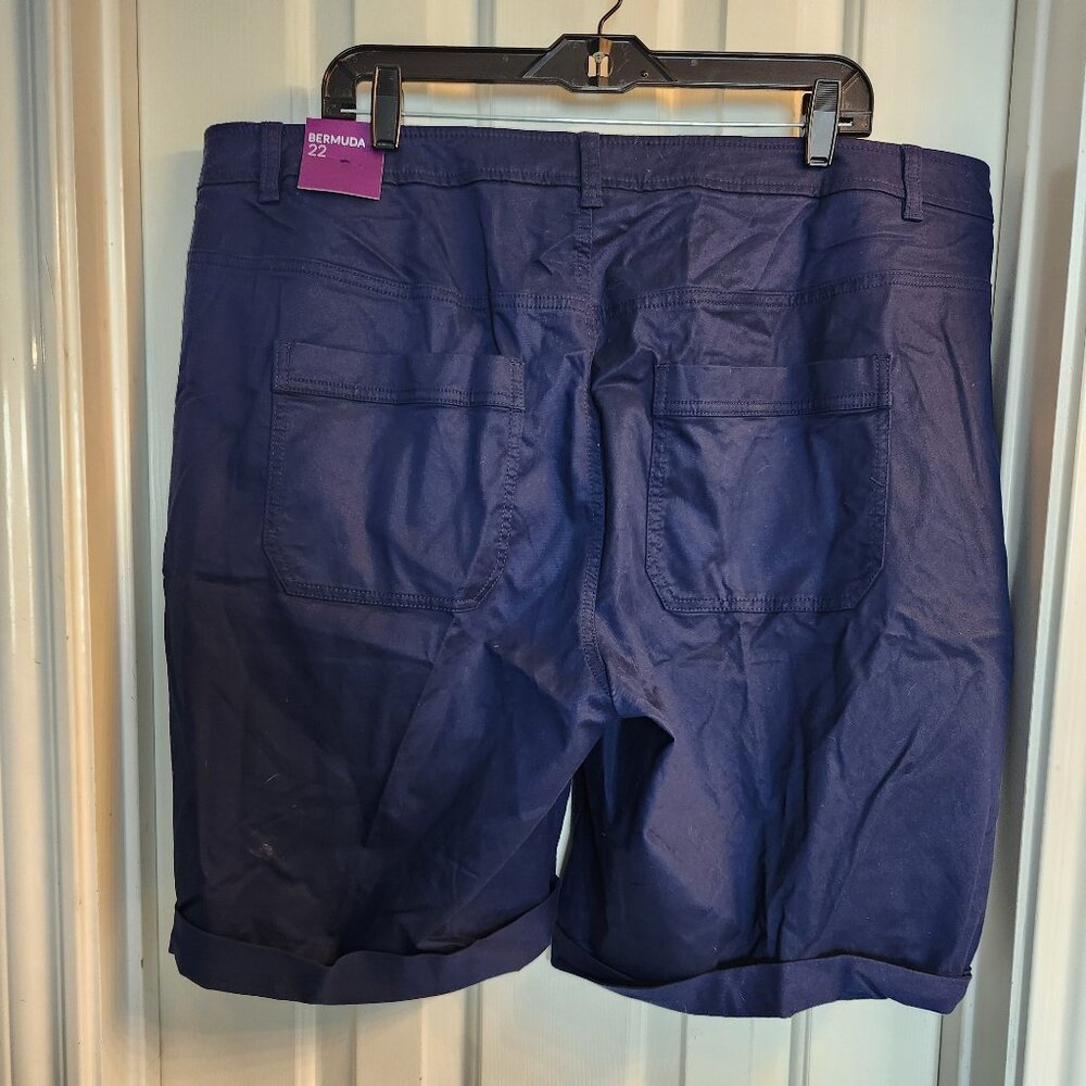 NWT Lane Bryant Womens Dark Blue Bermuda Rolled Cuff Shorts Size 22 New - Picture 2 of 5